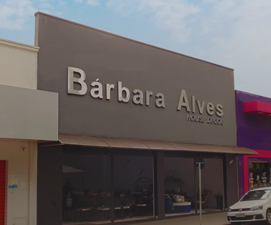 Fachada do showroom Comercial Bárbara em Porto Ferreira